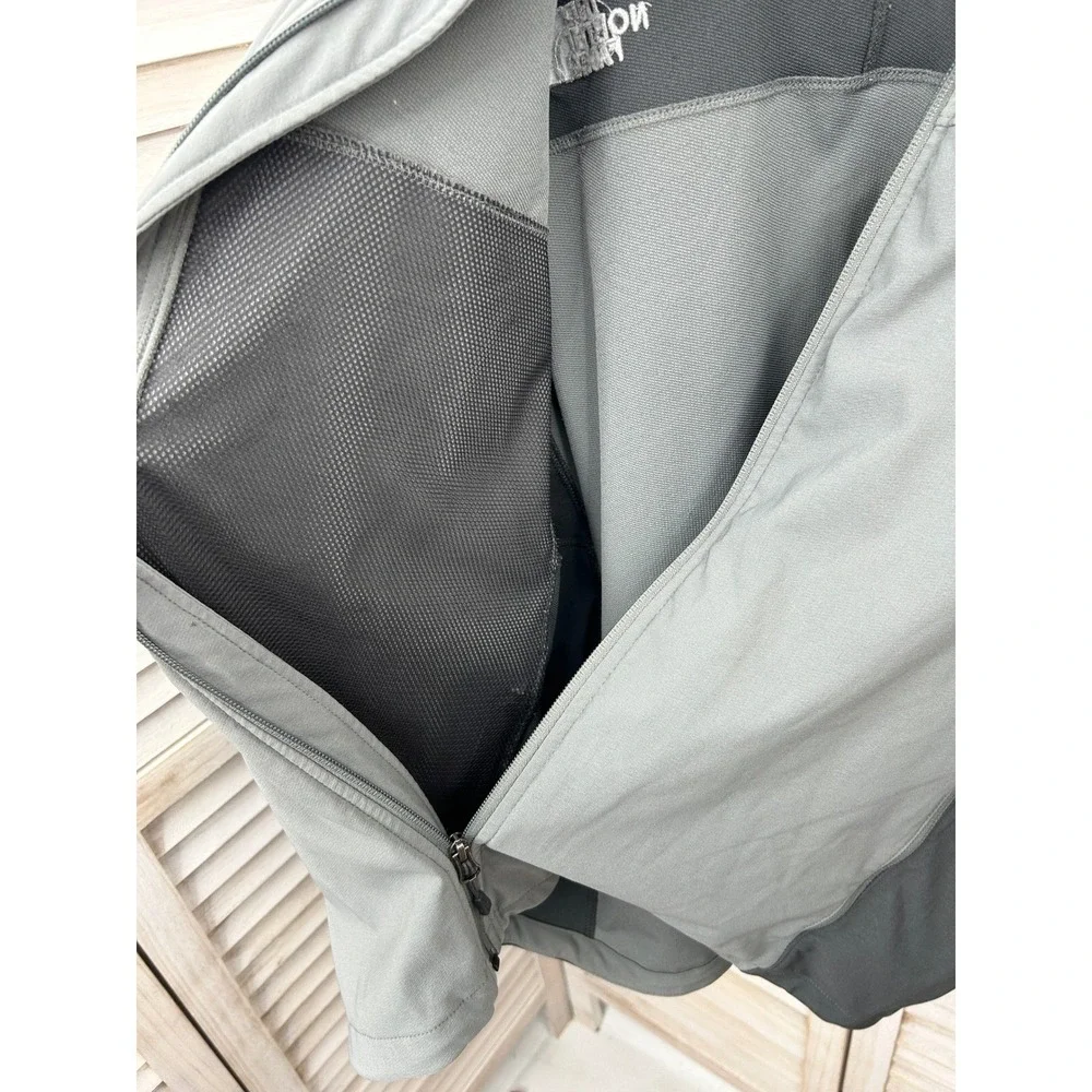The North Face Apex Bionic Softshell Jacket Large Gray Mens Excellent Two-Tone